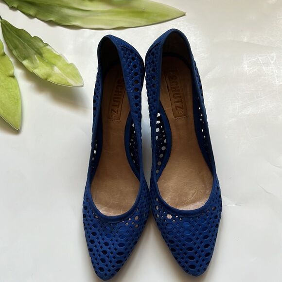 ⭐️SCHUTZ Laser Cut Suede Pumps⭐️ - Picture 5 of 7